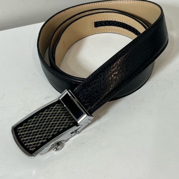 Made in Italy Genuine Leather Black Belt with Silver Buckle Adjustable Waist - Picture 4 of 9